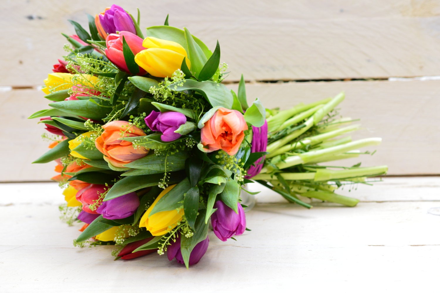 Jak pogratulovat ženě k povýšení? Zkuste to květinou